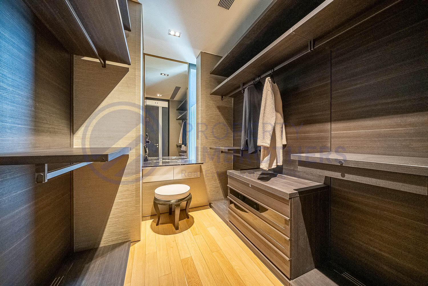 TwentyOne Angullia Park