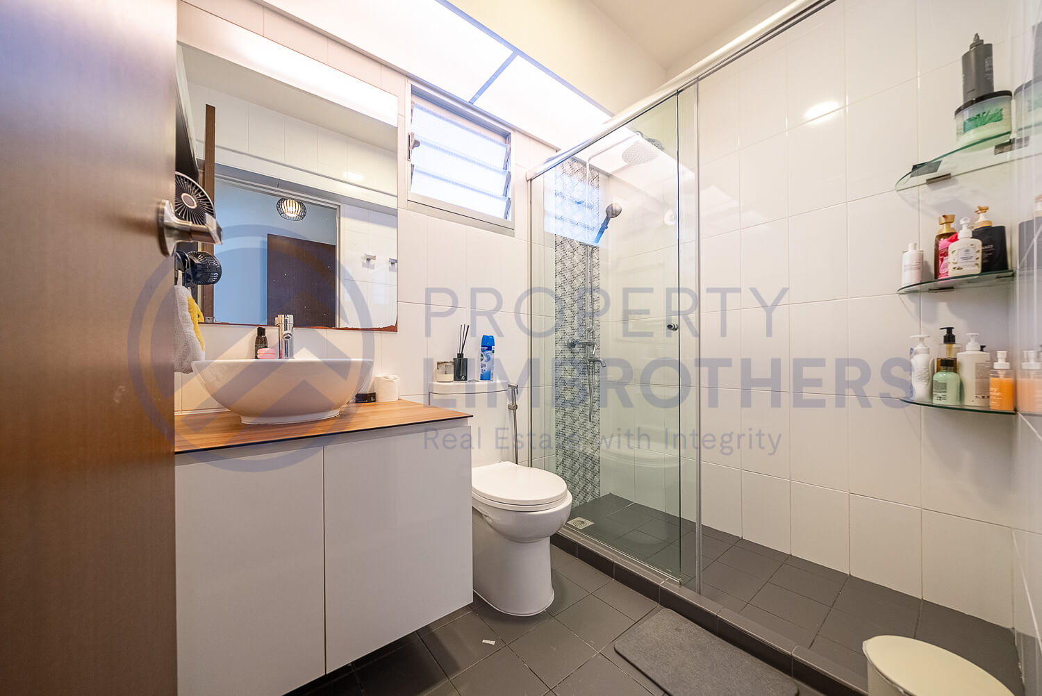 889B Woodlands Drive 50