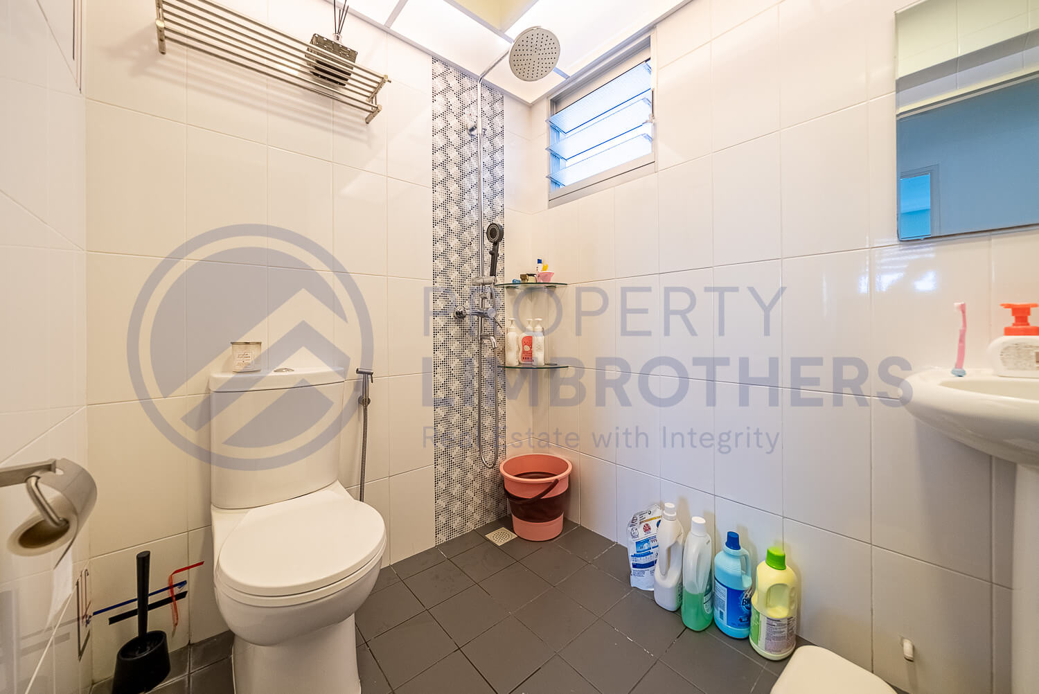 889B Woodlands Drive 50