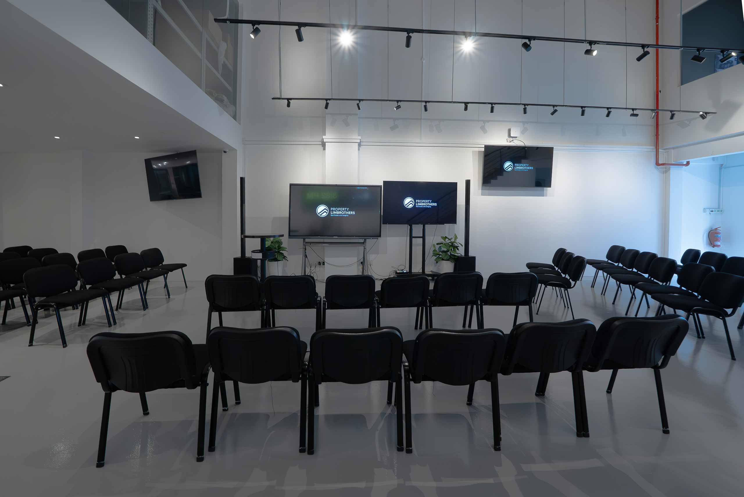 DSC00077-Enhanced-NR