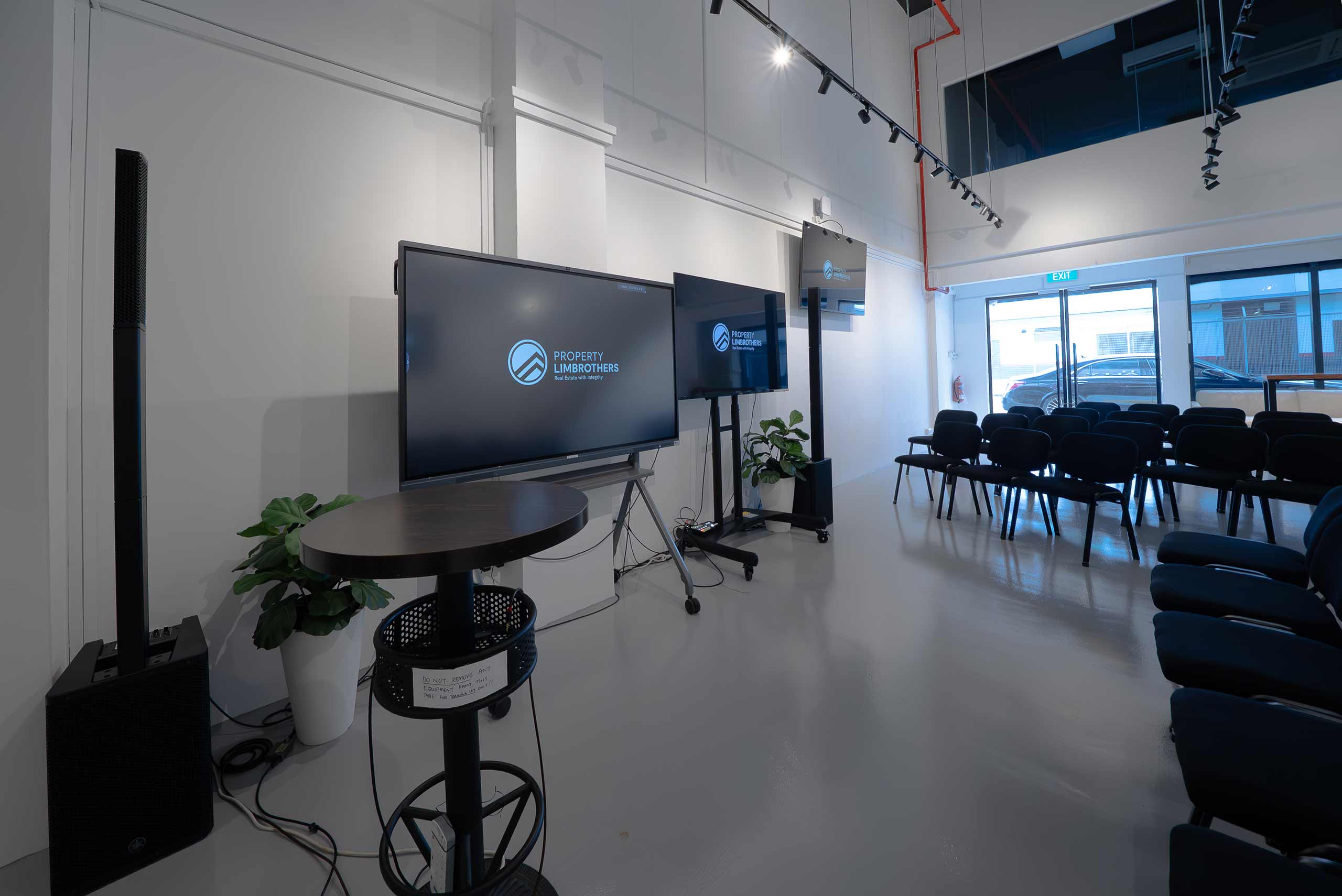 DSC00085-Enhanced-NR